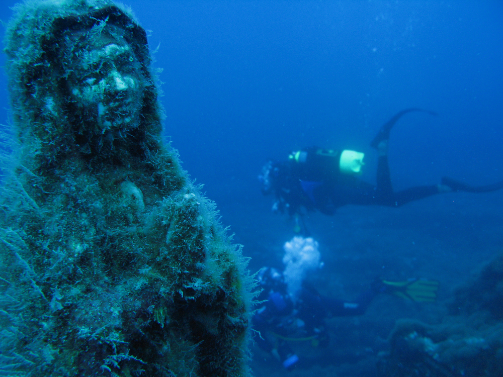 madonna_underwater_sculpture