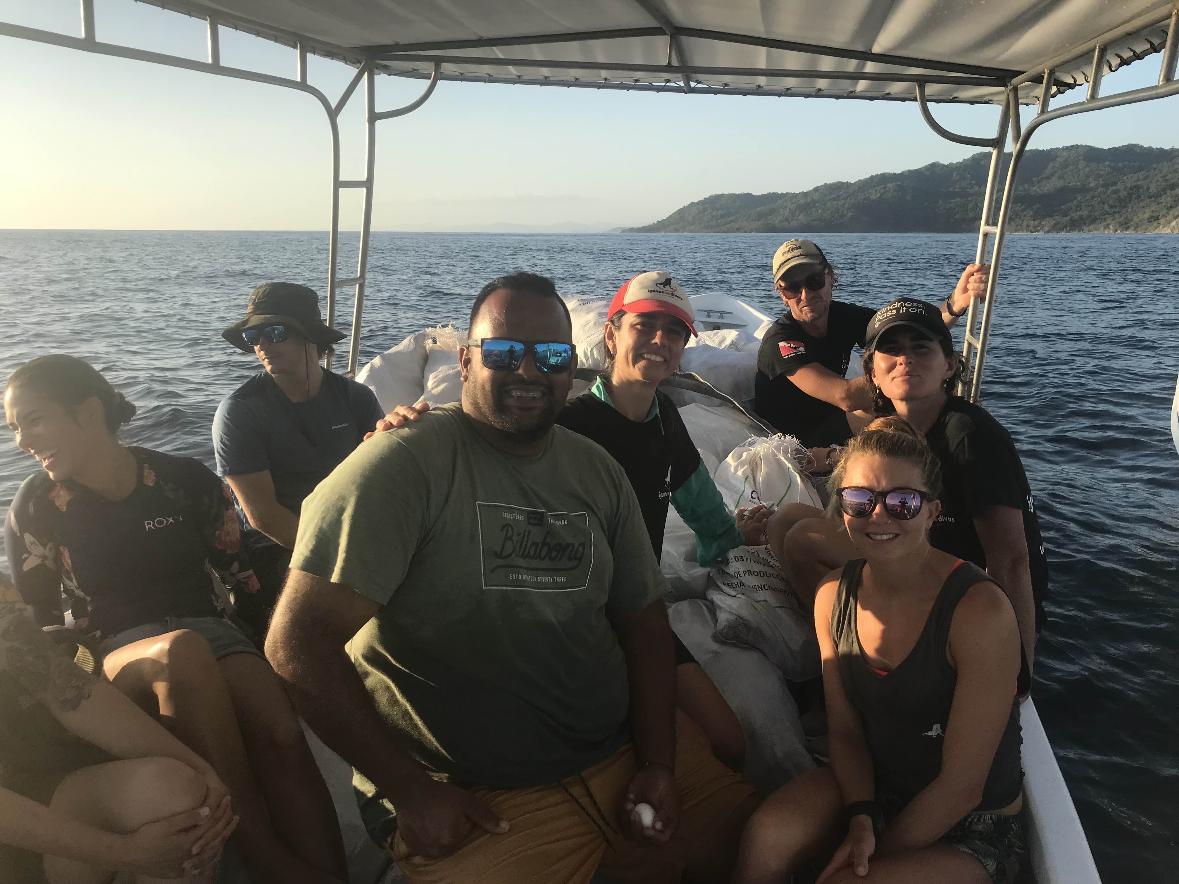 beach clean staff Photo