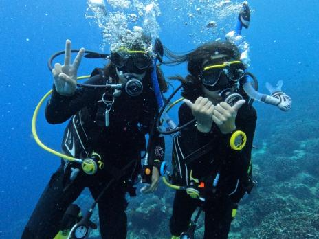 Alexa and Julia for Junior PADI AmbassaDivers