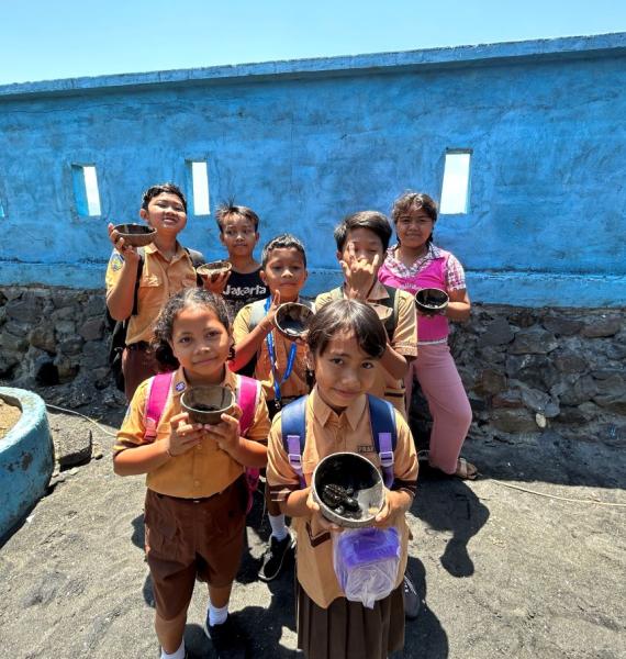 AquaMarine Diving Bali - Sea Turtle release school kids