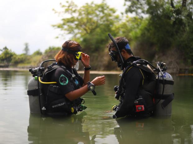 Person taking an Open Water Diver lesson.
